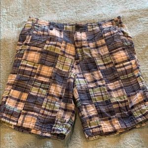 Izod men’s patch worn shorts 34.